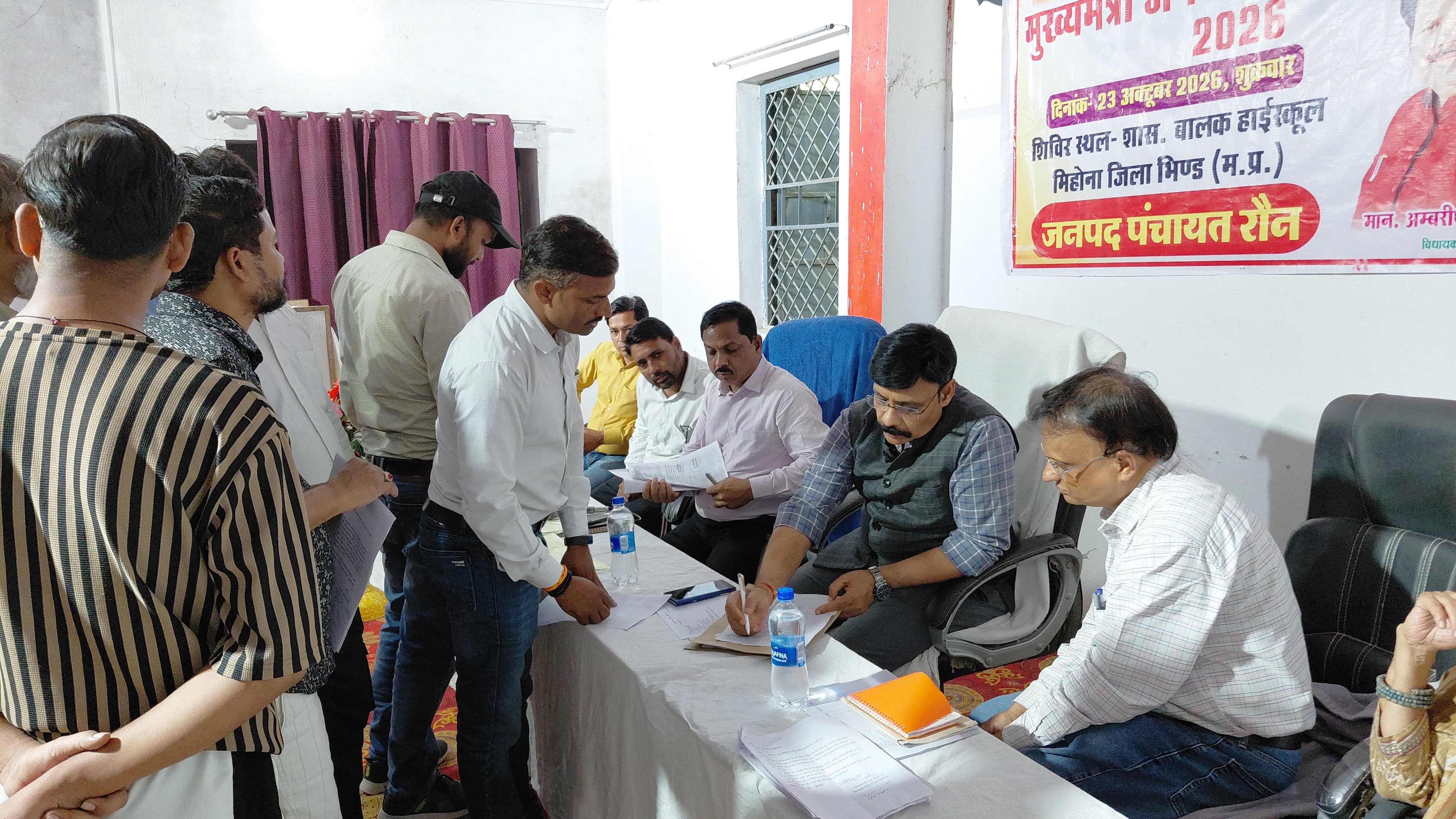 Collector Conducts Surprise Inspection in Lahar Villages, Issues Directives on Scheme Progress