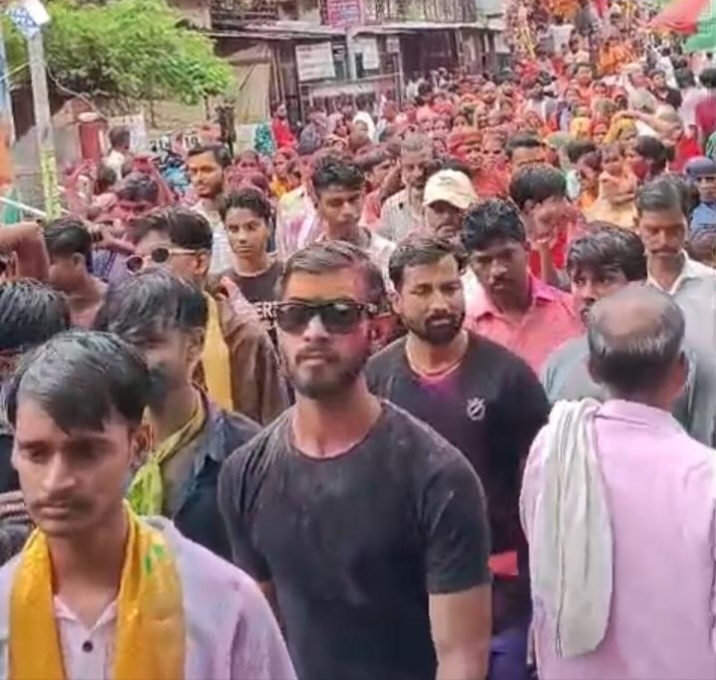 कायमगंज में अनंत चतुर्दशी: बारिश के बावजूद गणेश विसर्जन के लिए उमड़ा श्रद्धालुओं का सैलाब